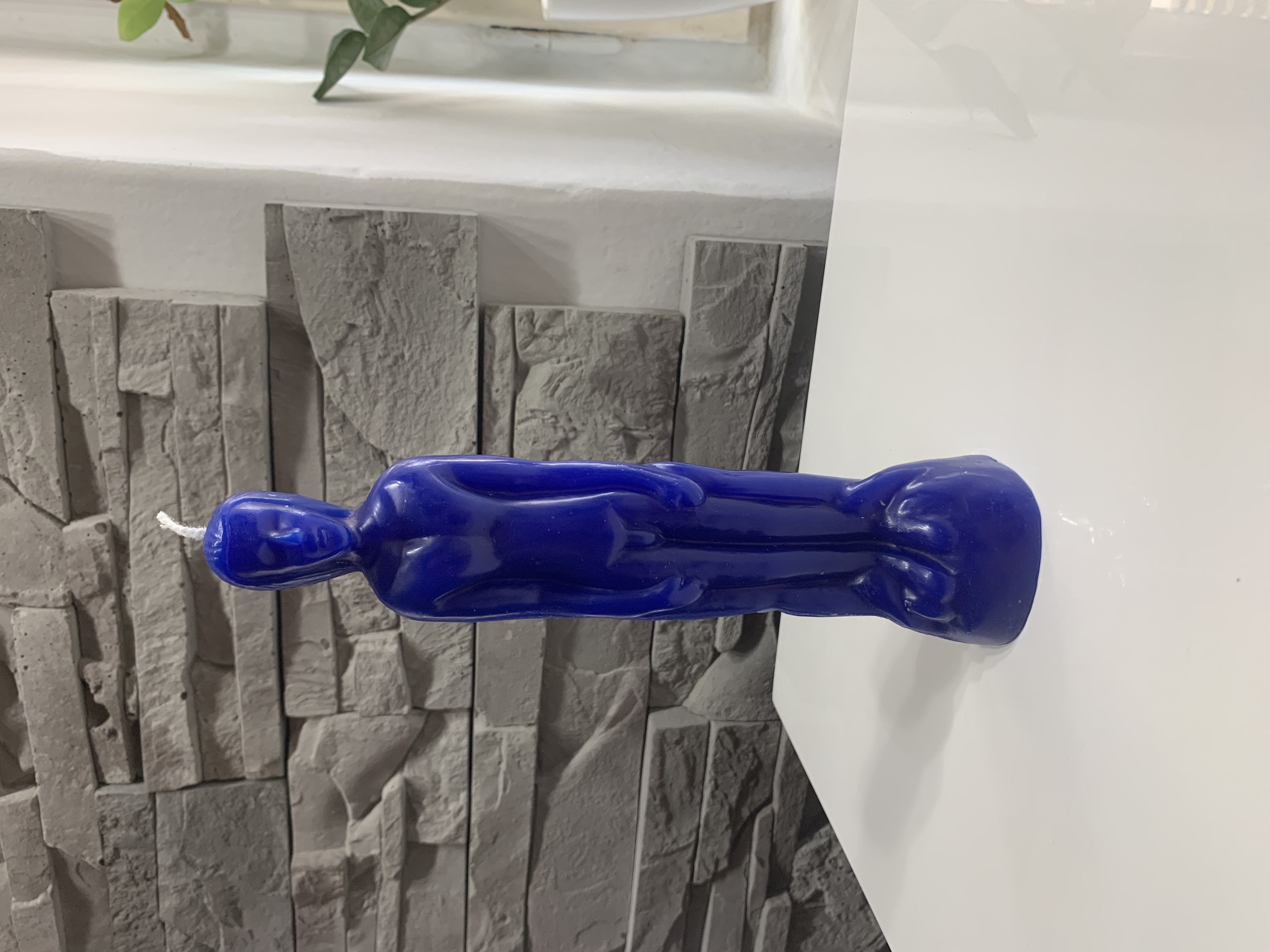 Modrá figurální svíčka ,,Muž"-20 cm